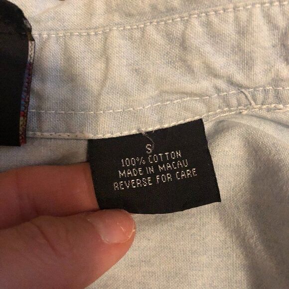 VINTAGE MICKEY MOUSE LIGHT WASH BUTTON DOWN - Picture 7 of 7